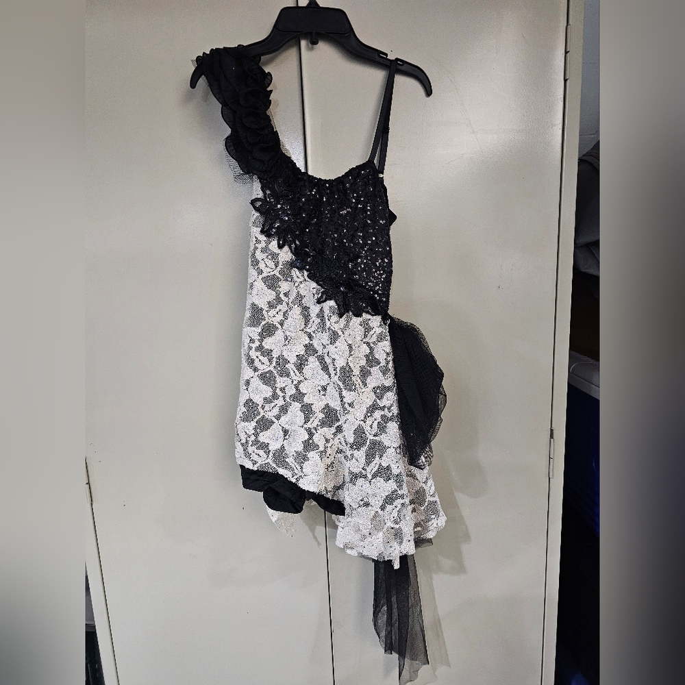 Black and White Lace Costume from Costume Gallery